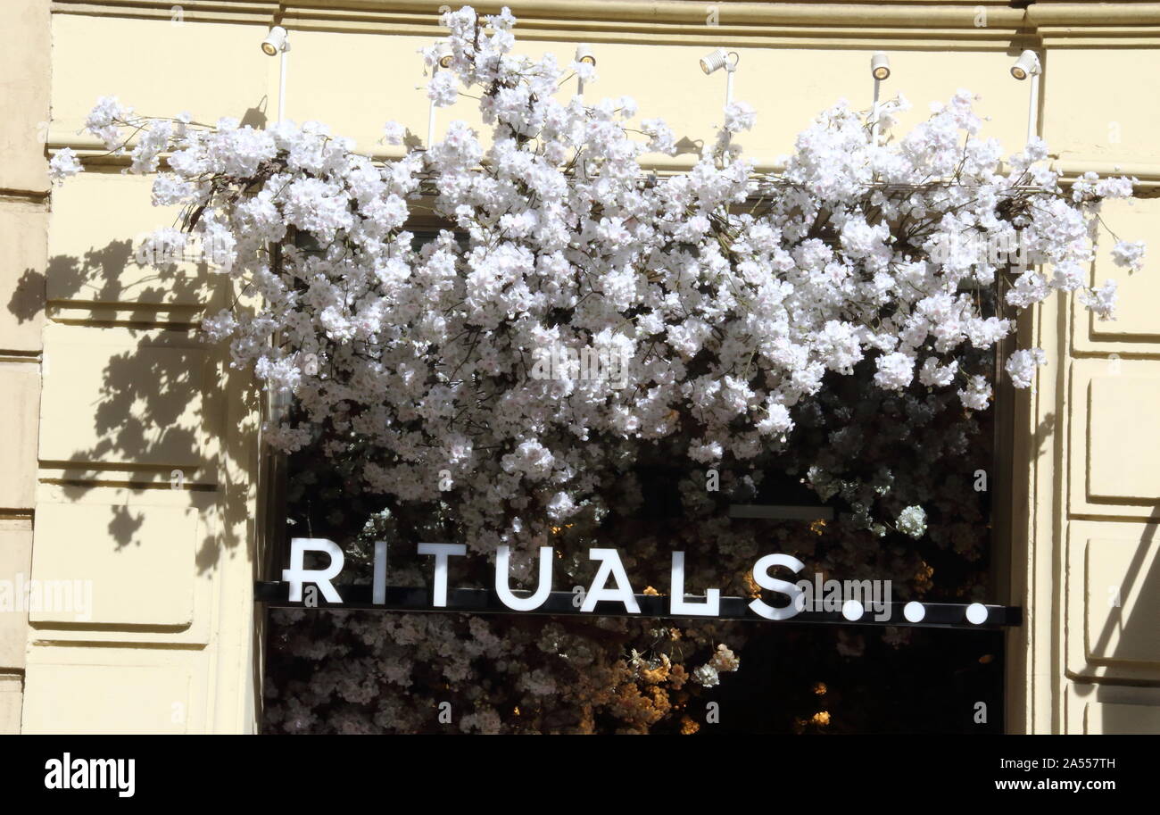 I rituali store visto nel centro di Barcellona. Foto Stock