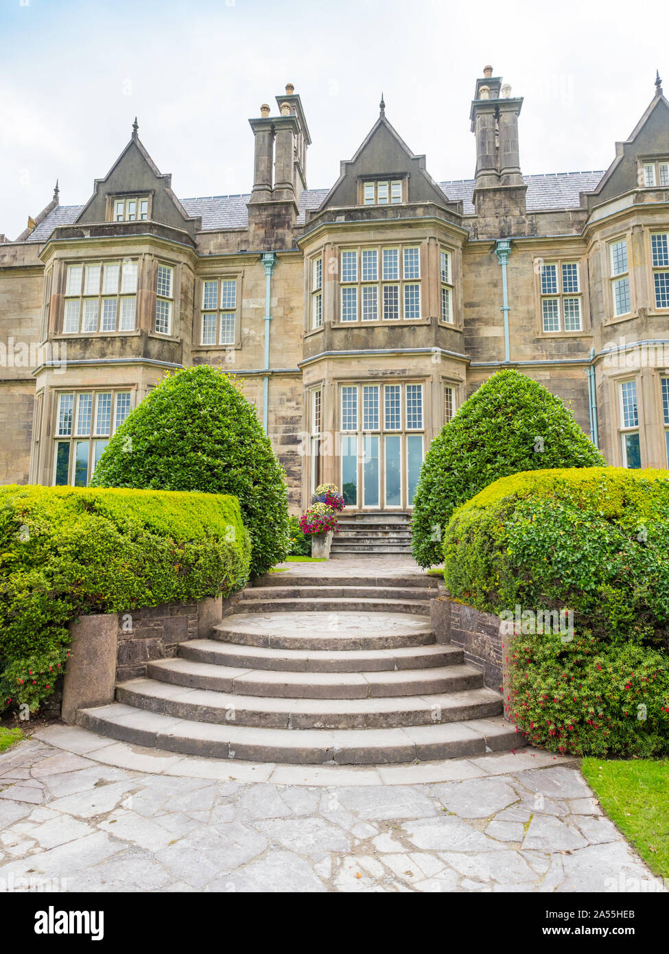 KILLARNEY, Irlanda - Agosto 13, 2019: Muckross House, il nucleo del Parco Nazionale di Killarney, nella contea di Kerry, Irlanda. Foto Stock
