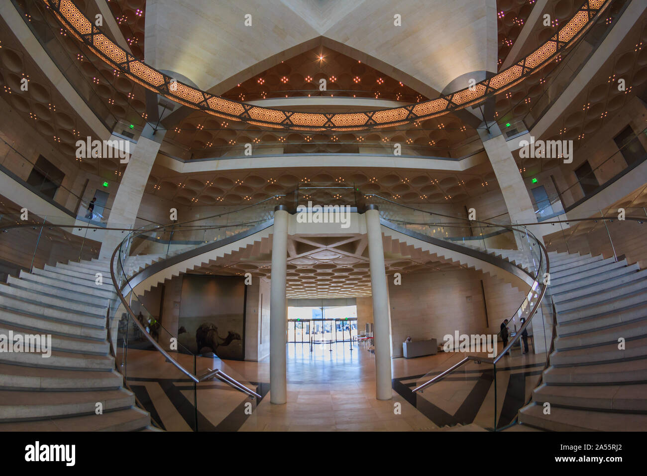 La sala di ingresso e del Museo di Arte Islamica di Doha, Qatar fish eye Foto Stock