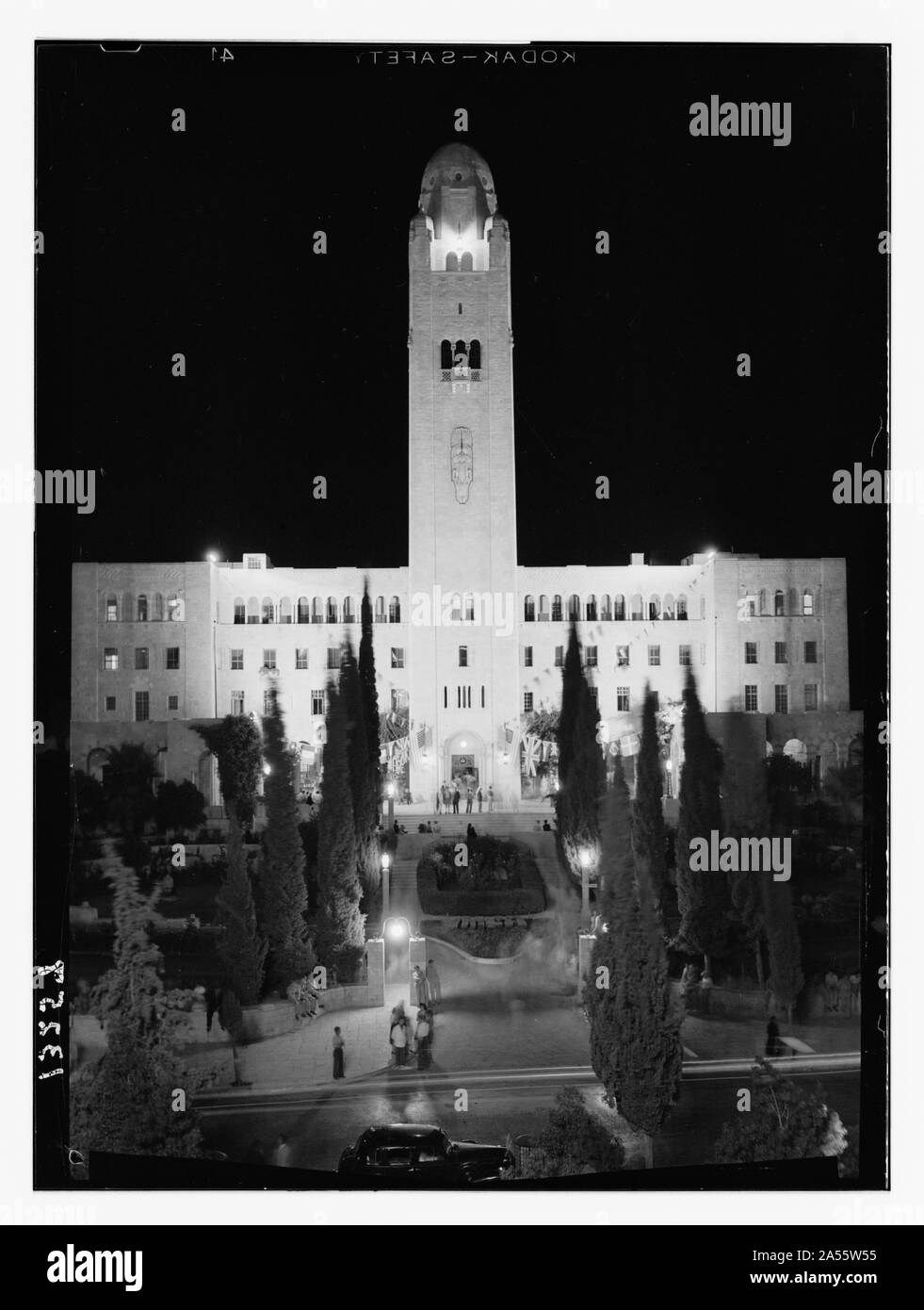 V.J. Giorno, Y.M.C.A. di notte illuminata Foto Stock