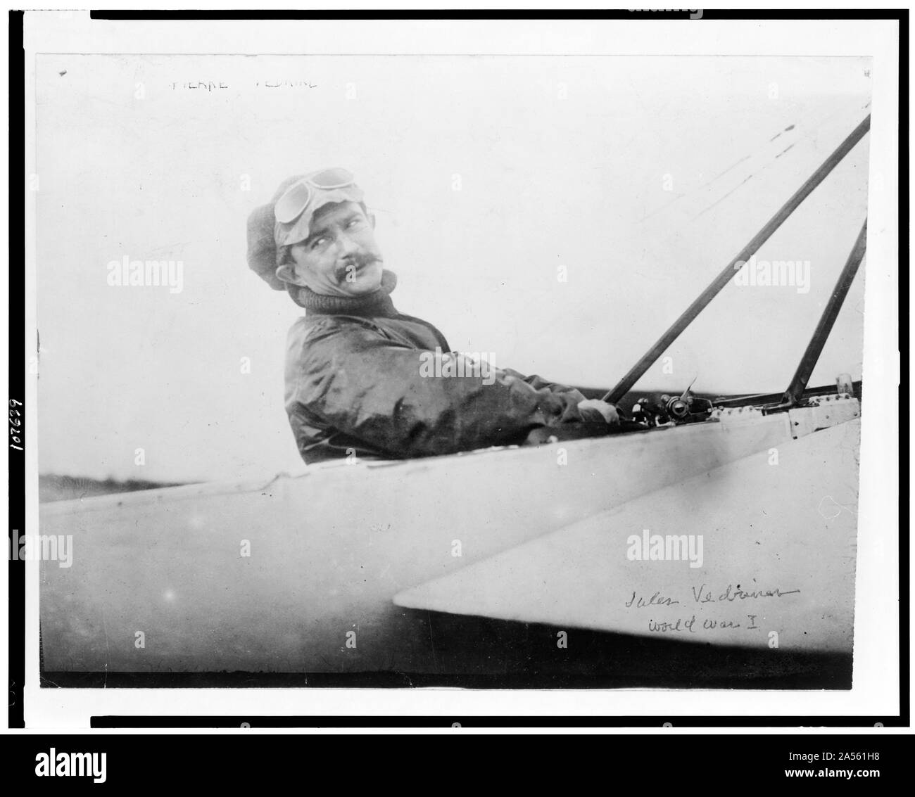 Vedrin[es] vince Fres... Allori. Aviator porta giù due aerei tedeschi in tre giorni Foto Stock