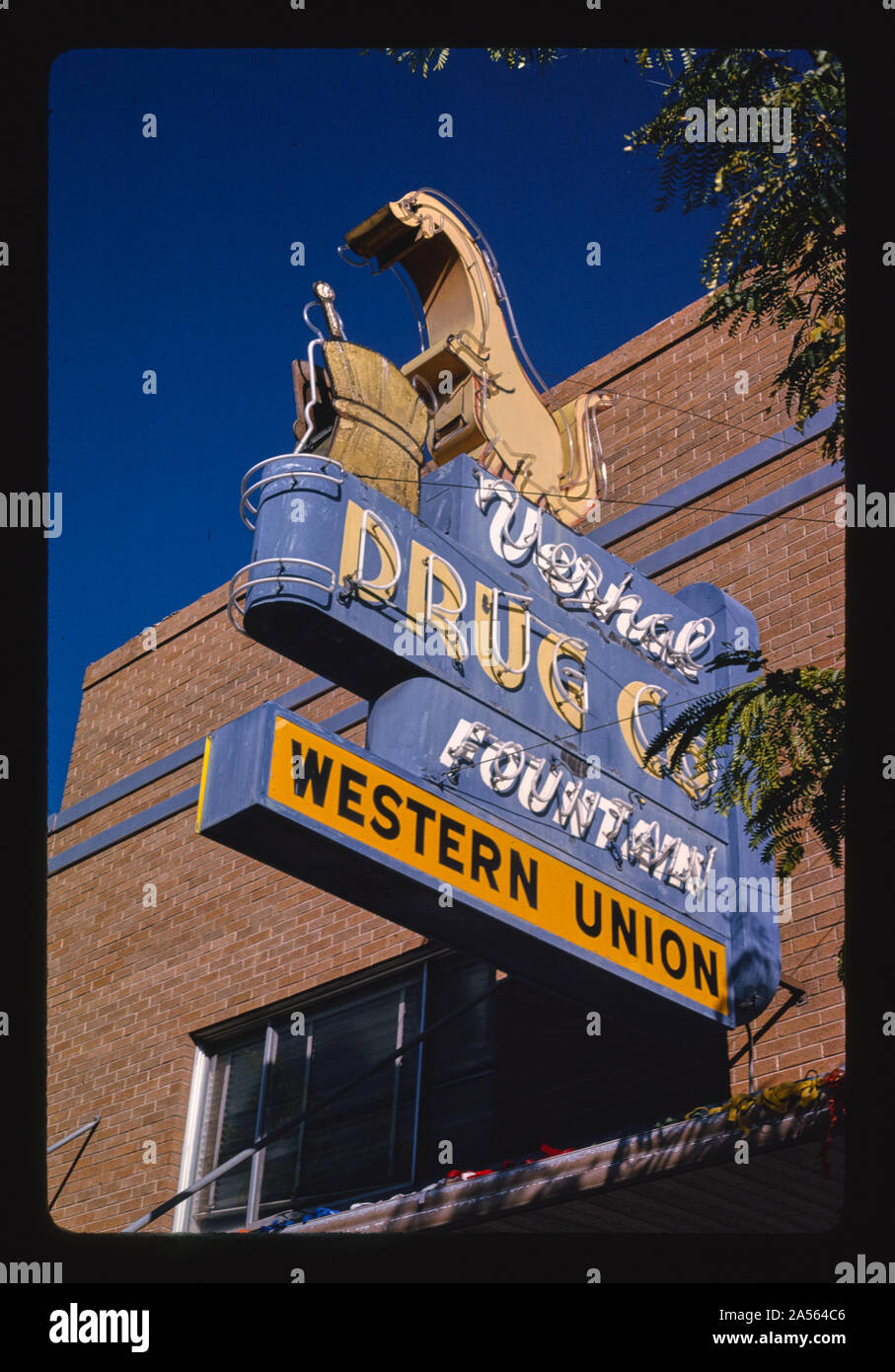Primaverile società farmaco segno, Route 40, primaverile, Utah Foto Stock