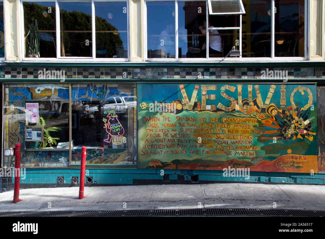 Murale Vesuvio vicino al City Lights Bookstore di San Francisco, California Foto Stock
