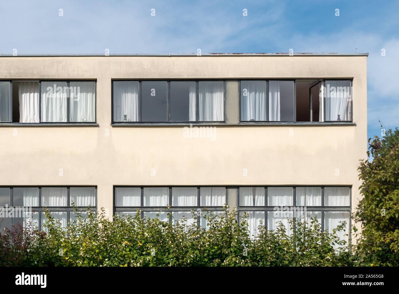 Stoccarda, Germania, 15 Ottobre 2019: Weissenhof Siedlung a.k.a. Weissenhof Immobiliare case a schiera dal Mart Stam a Stuttgart, Germania. Inter modernista Foto Stock