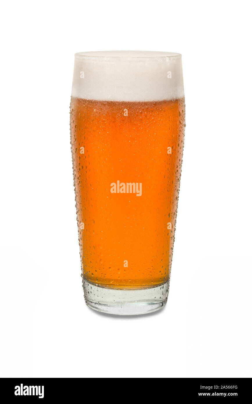 Appena spillata Pub Craft Bicchiere da birra #3 con condensazione . Foto Stock
