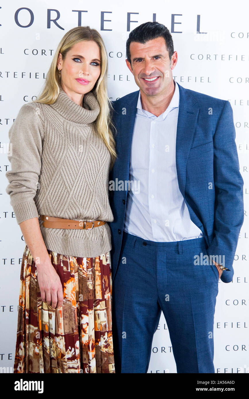 Madrid, Spanien. Xvii oct, 2019. Luis Figo con la moglie Helen Svedin durante la presentazione della campagna d'autunno di Cortefiel a Los Gallos. Madrid, 17.10.2019 | Utilizzo di credito in tutto il mondo: dpa/Alamy Live News Foto Stock