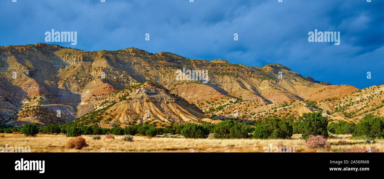 Nuvole temporalesche su Prenota Cliffs, CO. Foto Stock