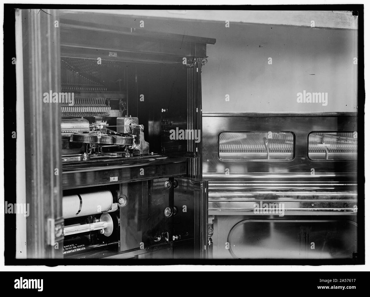 Violano Virtuoso. Esso aveva un lettore elettrico violino e un pianista. Esso ha suonato musica off di rulli Foto Stock