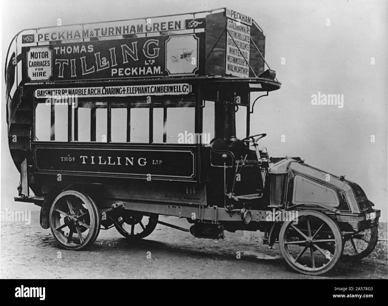 1911 coltivando - Stevens TTA1 elettrico benzina omnibus. Foto Stock