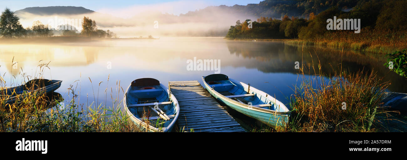 Imbarcazioni a remi a lago, Lake District inglese,, Grasmere Cumbria, Inghilterra Foto Stock