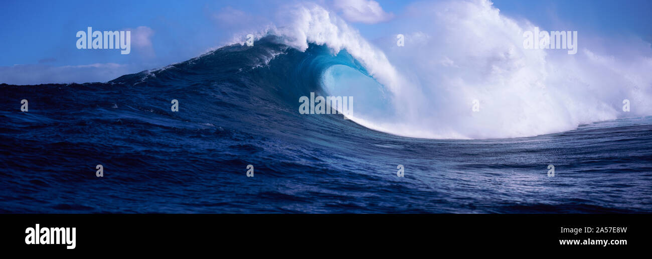 Le onde del mare, Maui, Hawaii, STATI UNITI D'AMERICA Foto Stock