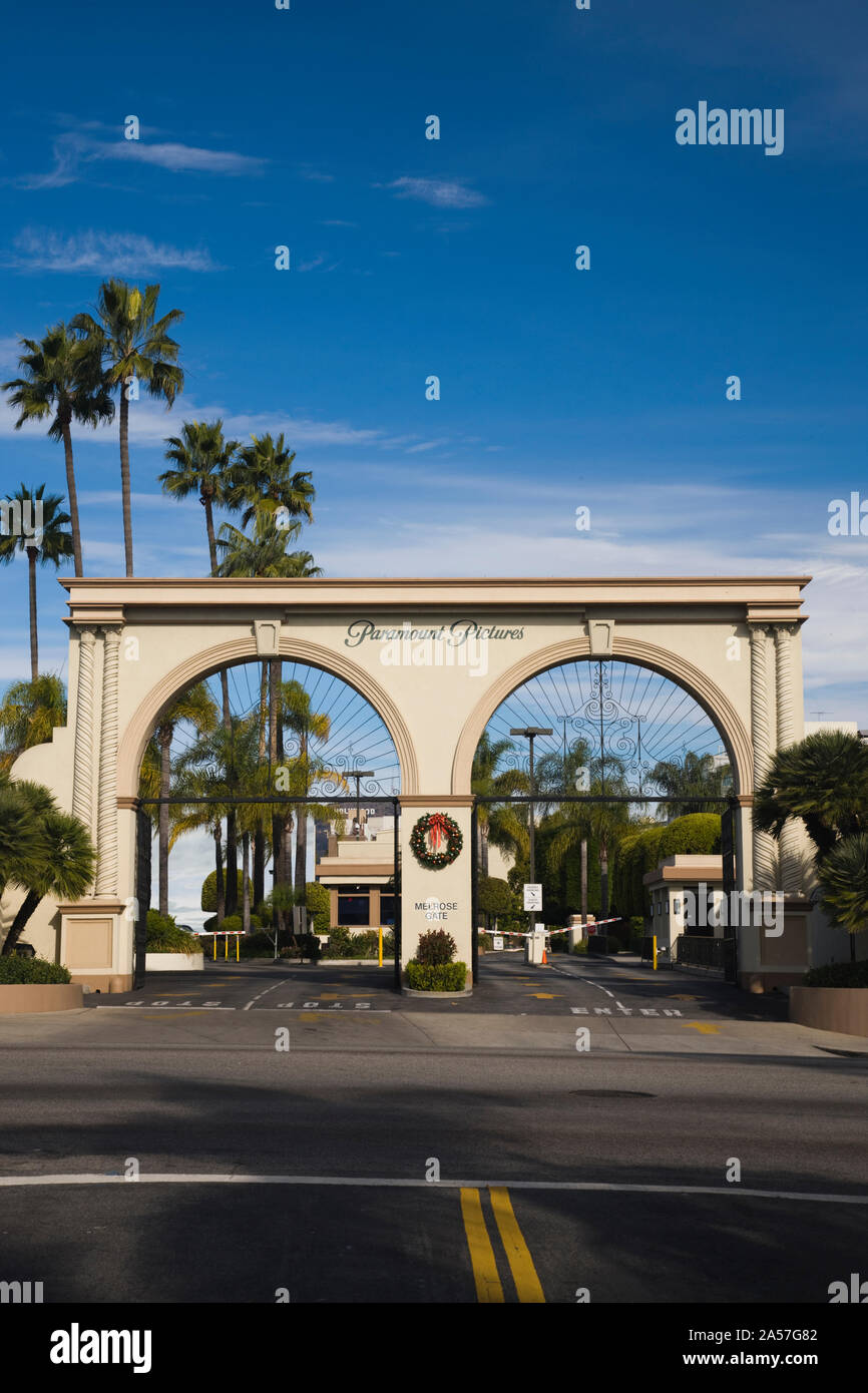 Cancello di ingresso di un studio, Paramount Studios, Melrose Avenue, Hollywood, Los Angeles, California, Stati Uniti d'America Foto Stock