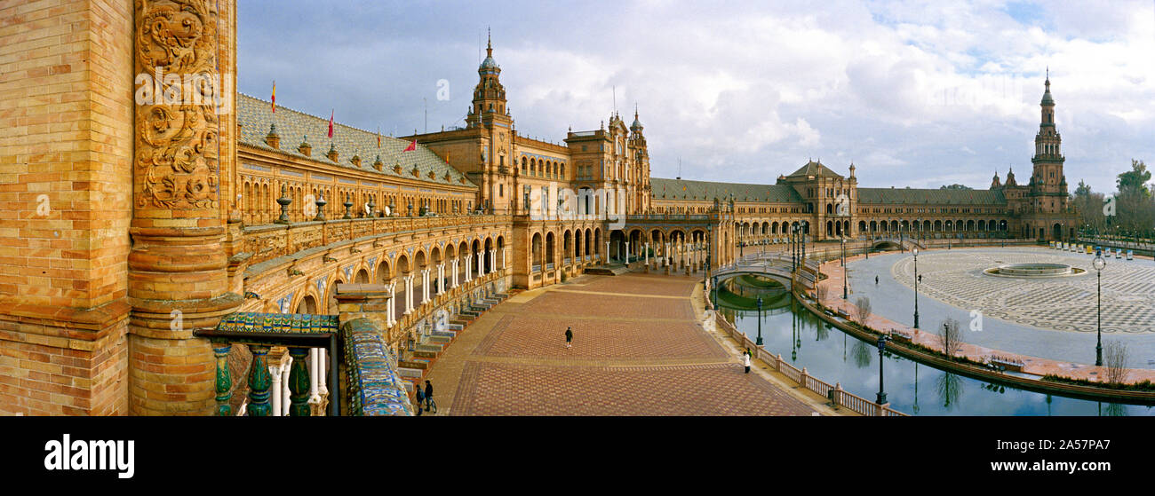 Recentemente restaurato Palazzo, Plaza de Espana, Siviglia, Andalusia, Spagna Foto Stock