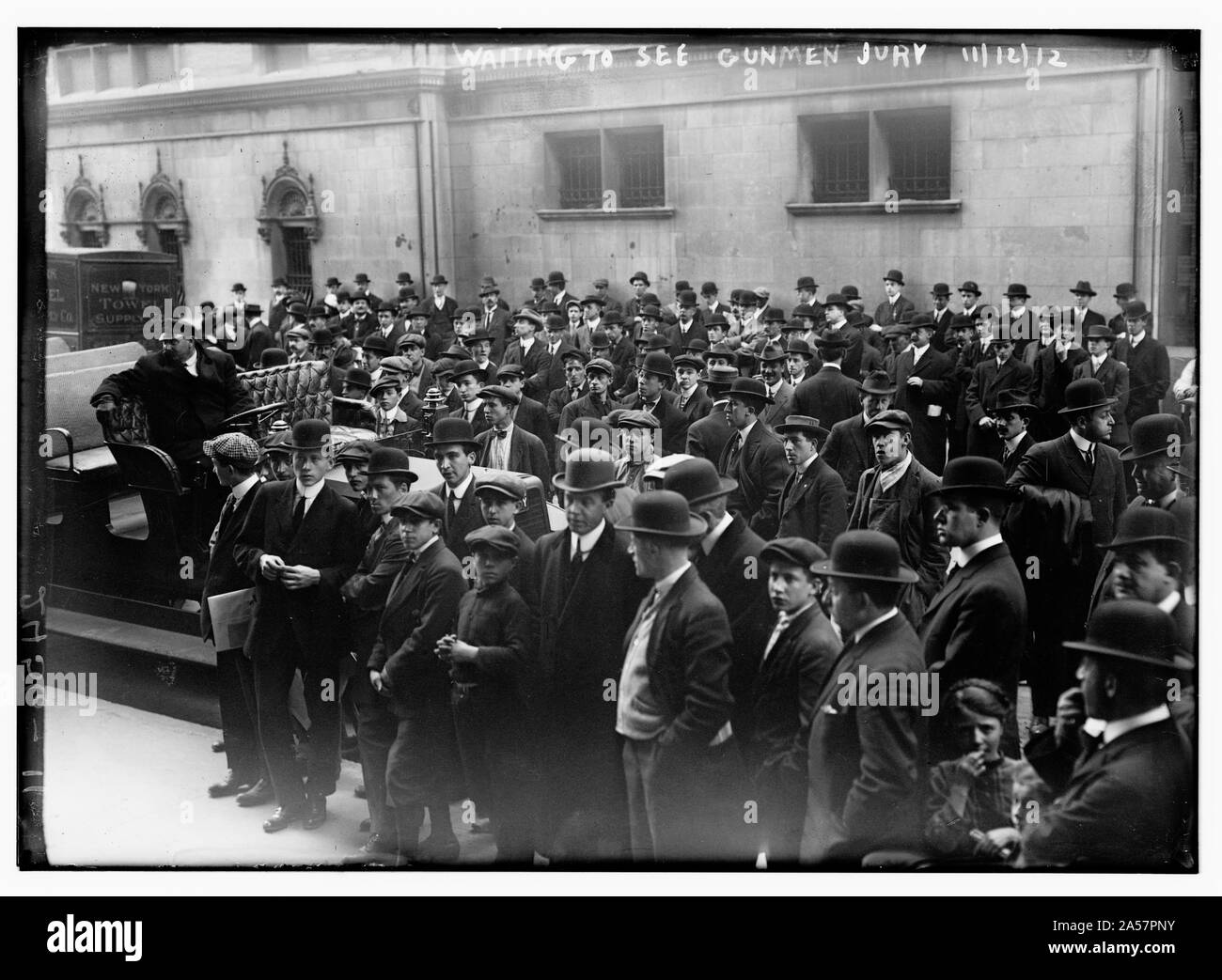 In attesa di vedere banditi giuria, 11/12/12 [N.Y.] Foto Stock