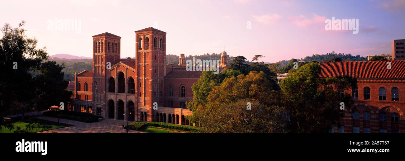 Royce Hall presso il campus della University of California di Los Angeles, California, Stati Uniti d'America Foto Stock