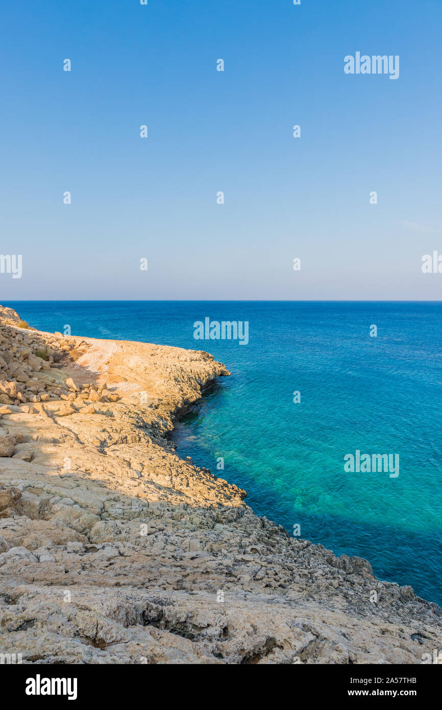 Una vista tipica a Cape Greco di Cipro Foto Stock