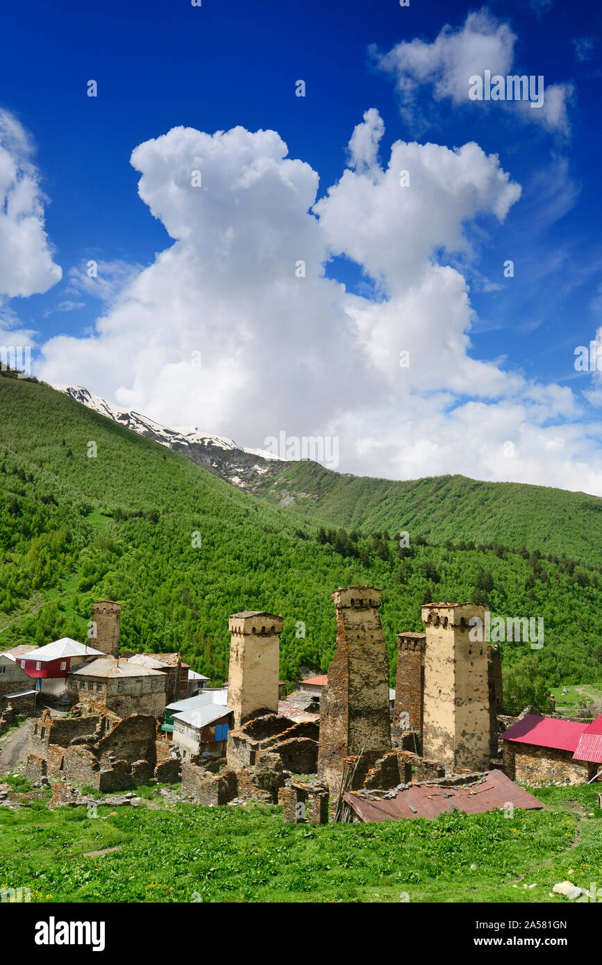 Il villaggio di montagna di Ushguli. Un sito Patrimonio Mondiale dell'UNESCO. Svanetia superiore, Georgia. Caucaso Foto Stock