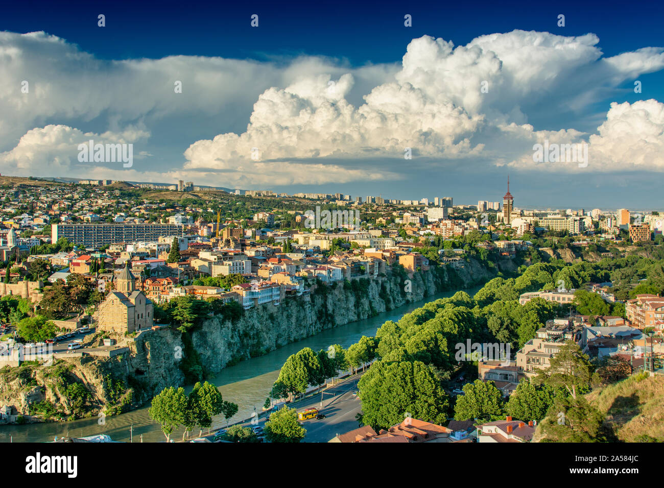 Tbilisi e il fiume Mtkvari. La Georgia. Caucaso Foto Stock