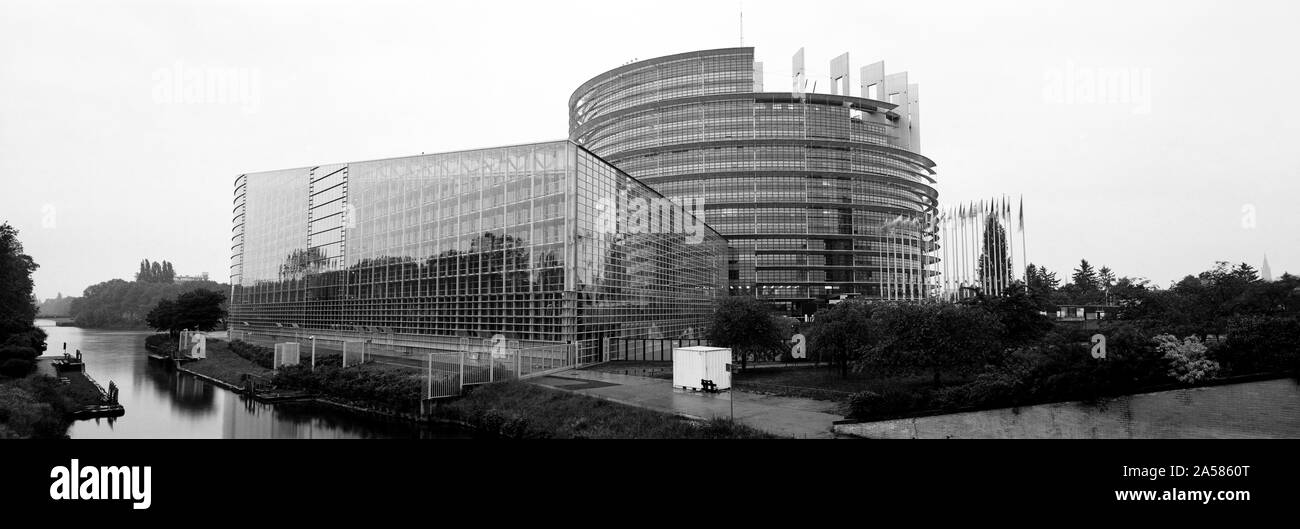 La moderna architettura dell'edificio del Parlamento europeo a Strasburgo, Bas-Rhin, Francia Foto Stock