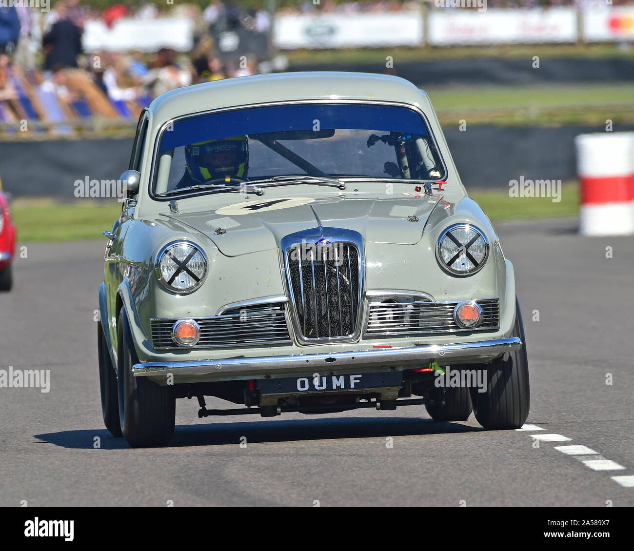 Ding Boston, Mat Jackson, Riley unidirezionale-cinque OUMF, St Marys trofeo, produzione automobili berlina, 1960 al 1966, Goodwood 2019, settembre 2019, aut Foto Stock