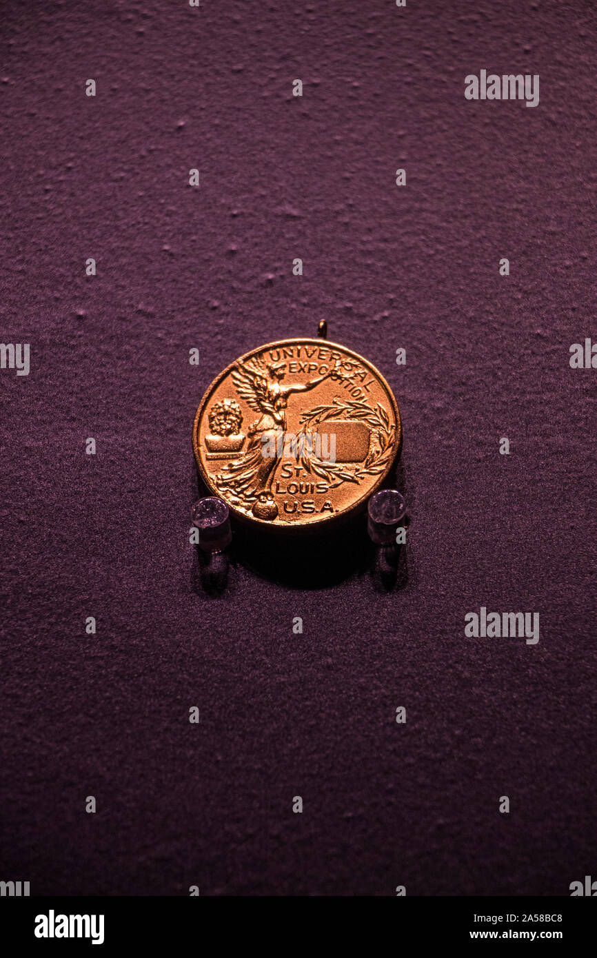 Medalha da olimpíada de 1904 (Saint Louis) - Exposição 'Jogos Olímpicos: Esporte, Cultura e arte' - Acervo do Museu Olímpico fare coi ,medaglia alle Olimpiadi 19 Foto Stock