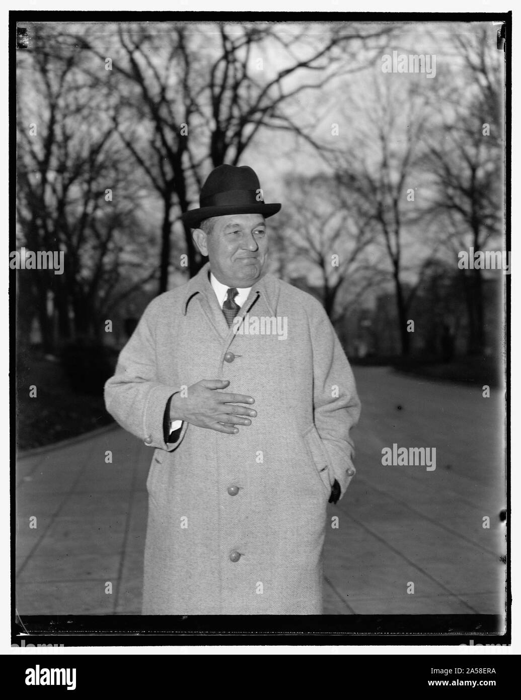Stati Uniti Console Generale a Berlino rapporti per il presidente Roosevelt. Washington, 1 dic. Raymond H. Geist, U.S. Console Generale a Berlino, lasciando la Casa Bianca oggi dopo che il presidente Roosevelt una prima relazione sulla guerra europea condizioni e Germania. Geist a sinistra in Germania il 9 ottobre, più di un mese dopo la guerra iniziata Foto Stock