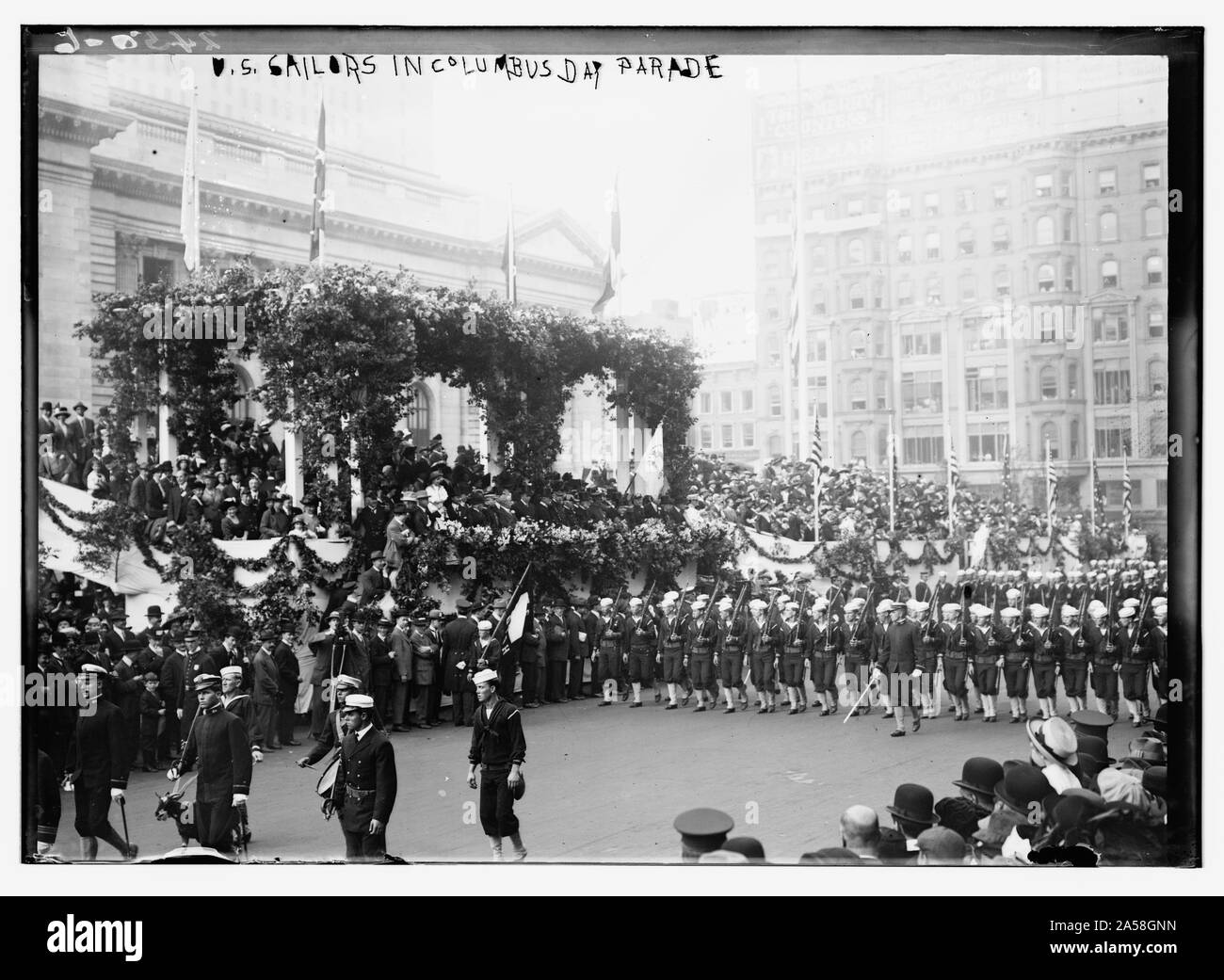 Stati Uniti I marinai in parata di Cristoforo Colombo Foto Stock