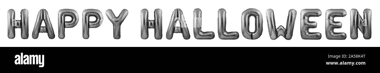 Parole Happy Halloween fatto di palloncini gonfiabili neri isolati su sfondo bianco. Palloncini di elio nero che formano felice desiderio di Halloween Foto Stock