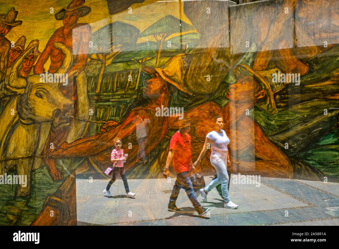 La sezione di "Storia di sviluppo economico ed industriale del dipartimento di Antioquia', murale, alfresco, da Pedro Nel Gómez, in Carrera 51, Me Foto Stock