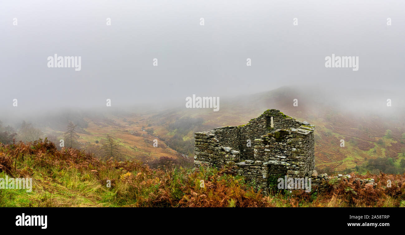Il vecchio edificio ad alta Kingate Woundale affacciato sulla strada Kirkstone Pass. Non riesco a resistere a fermare ogni volta che mi passa questa vista che posso trovare sul Foto Stock