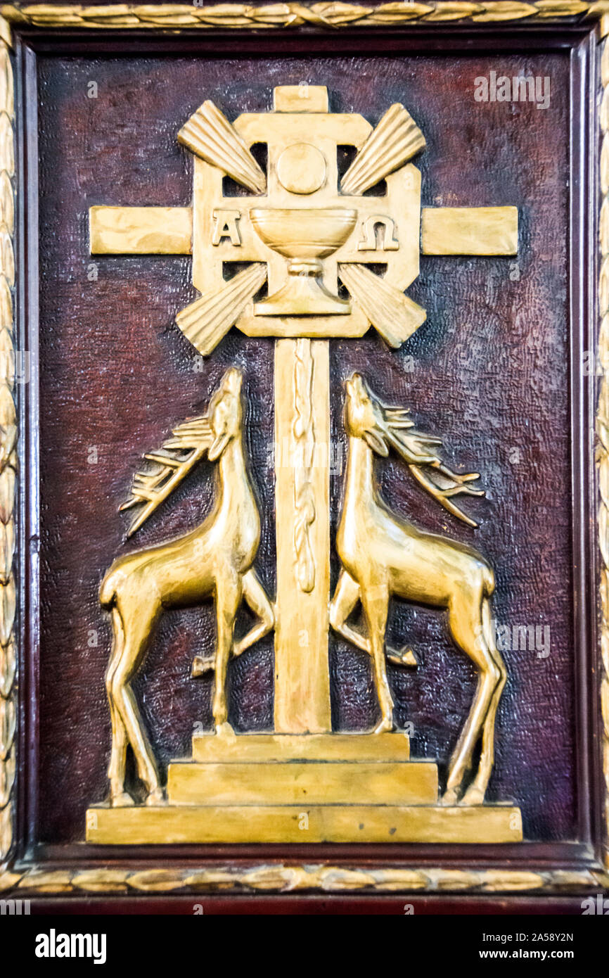 Simbolismo religioso in una chiesa; Camaguey, Cuba Foto Stock