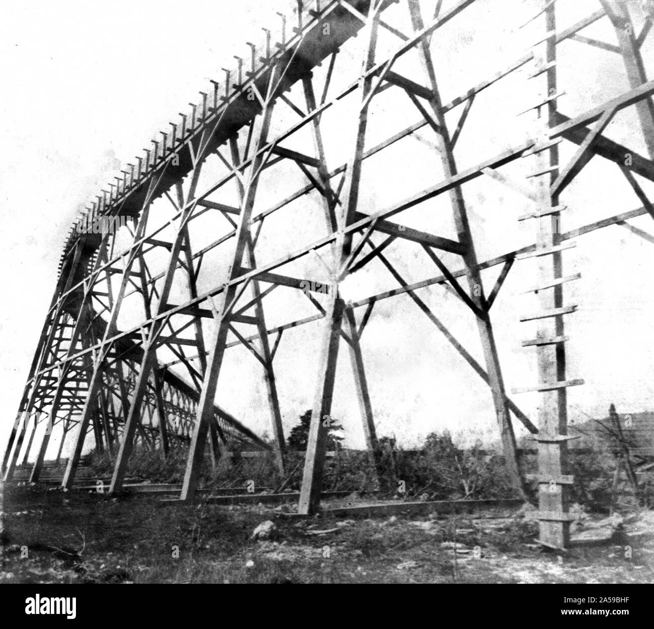 La storia della California - Idraulico Mning--il Flume vicino Smartsville, Yuba County ca. 1866 Foto Stock