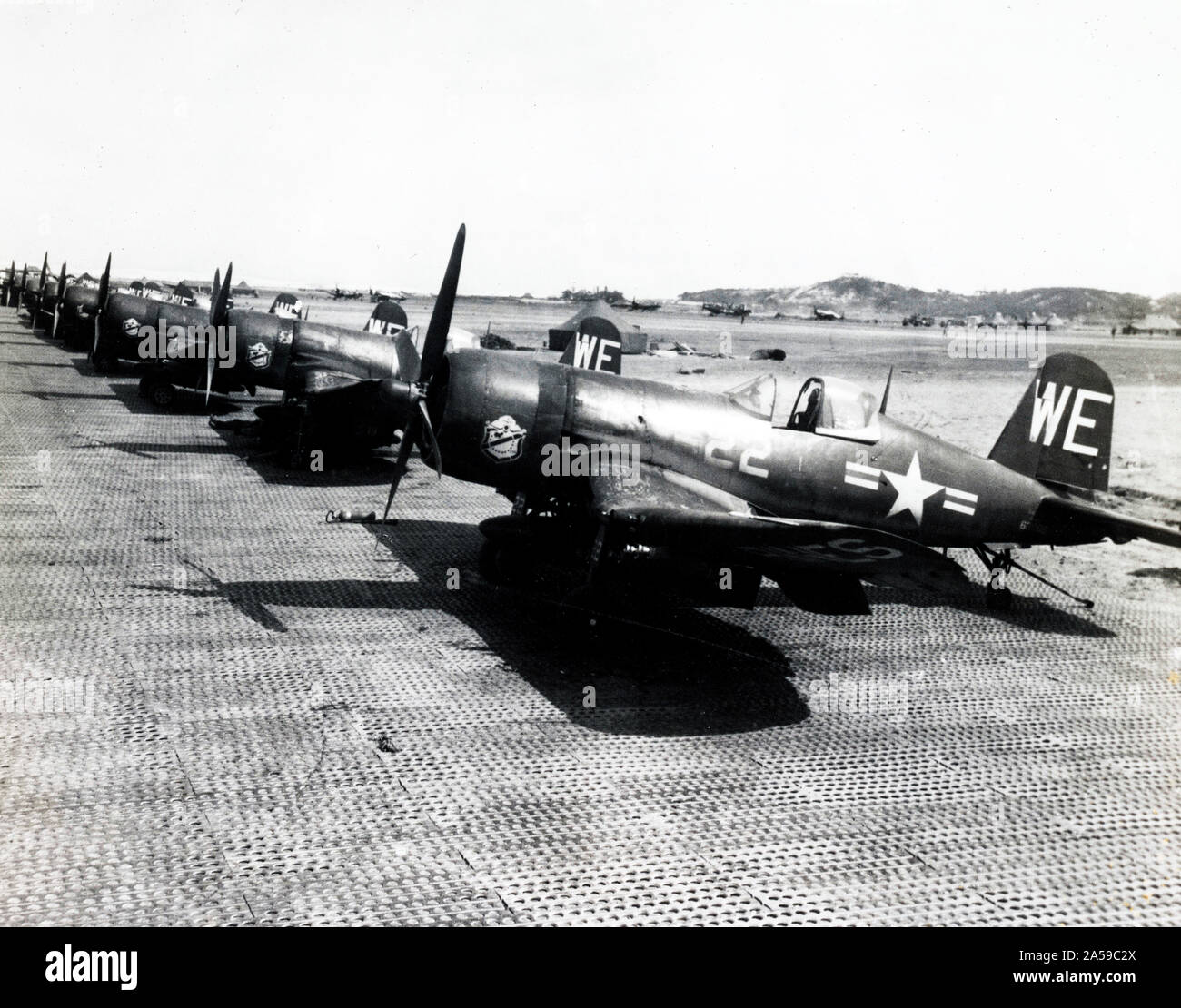 Pohang Corea - CORSAIR MARINE fighter bomber piani della Blacksheep Squadron in corrispondenza di una base in avanti in Corea Foto Stock