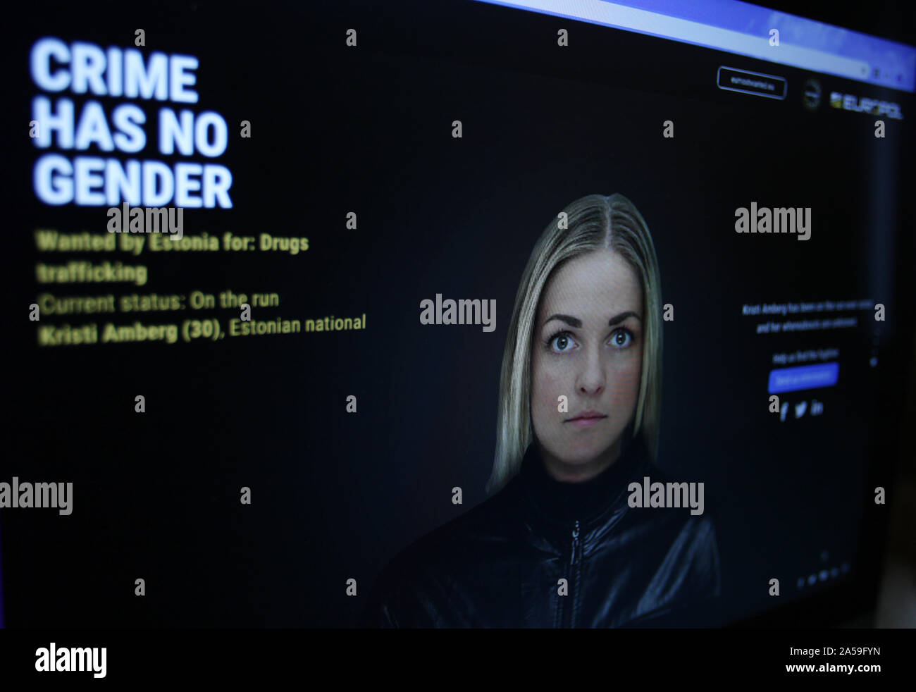 In questa illustrazione della foto - Il sito web di Europol su ottobre 18, 2019 in Amsterdam, Paesi Bassi. La polizia europea organizzazione Europol con la tua testa Foto Stock