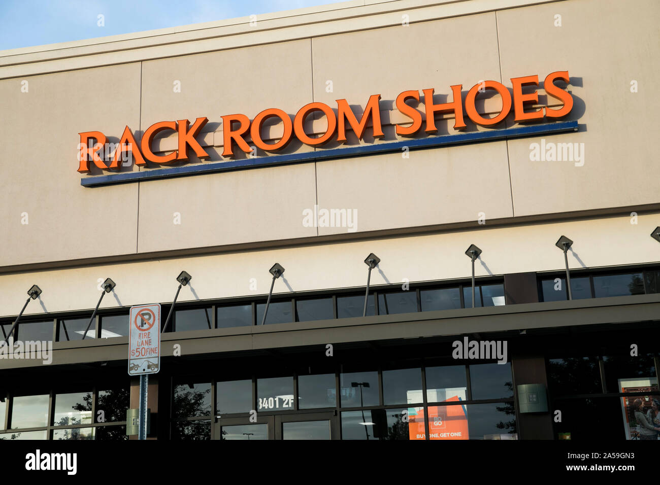 Un logo segno esterno di una cremagliera scarpe camera store in Wilson, Carolina del Nord il 14 settembre 2019. Foto Stock