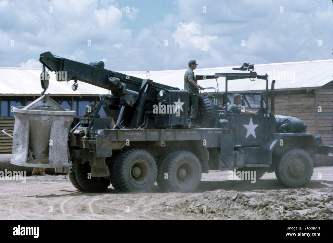 Stati Uniti d'America Vietnam-Krieg / Guerra del Vietnam - Esercito USA / Stati Uniti esercito Kran / Medium Wrecker carrello M816 Foto Stock