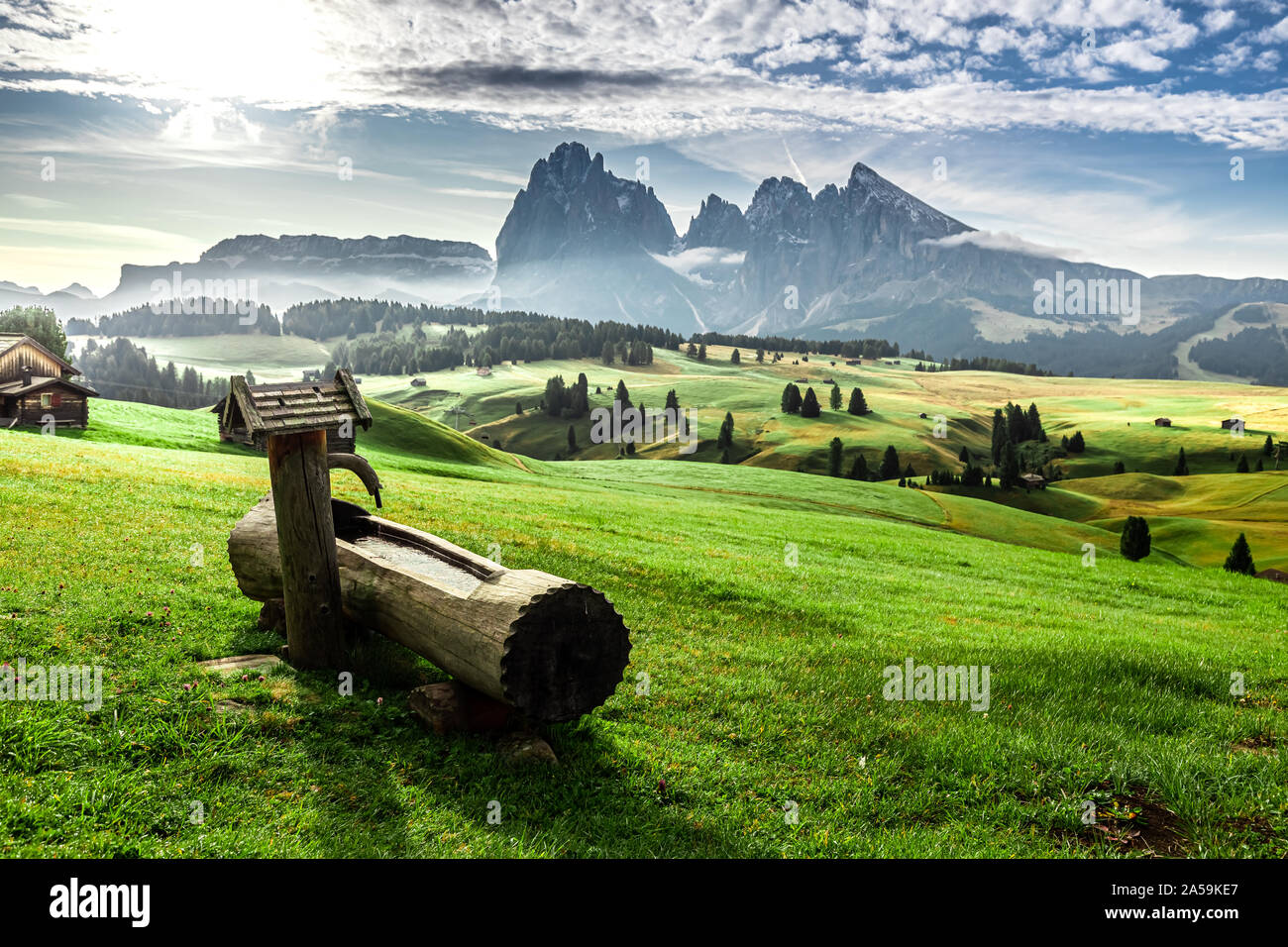 Sunrise in Alpe di Siusi Dolomiti, vista aerea Foto Stock
