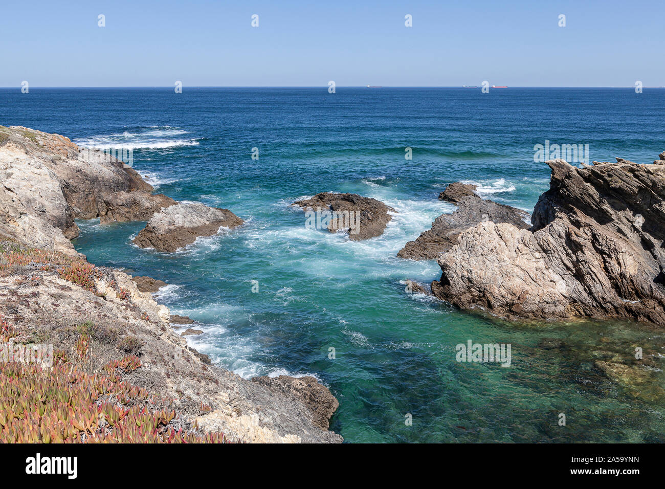 Percorso dei pescatori, situato nel sud-ovest del Portogallo, con le sue formazioni rocciose e mare cristallino. Foto Stock