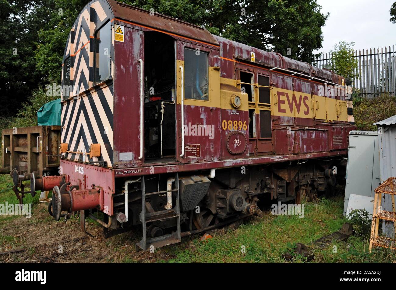 Classe 08 ex British Rail motore di derivazione, essendo strippato per ricambi a Kidderminster depot, Severn Valley Railway Foto Stock