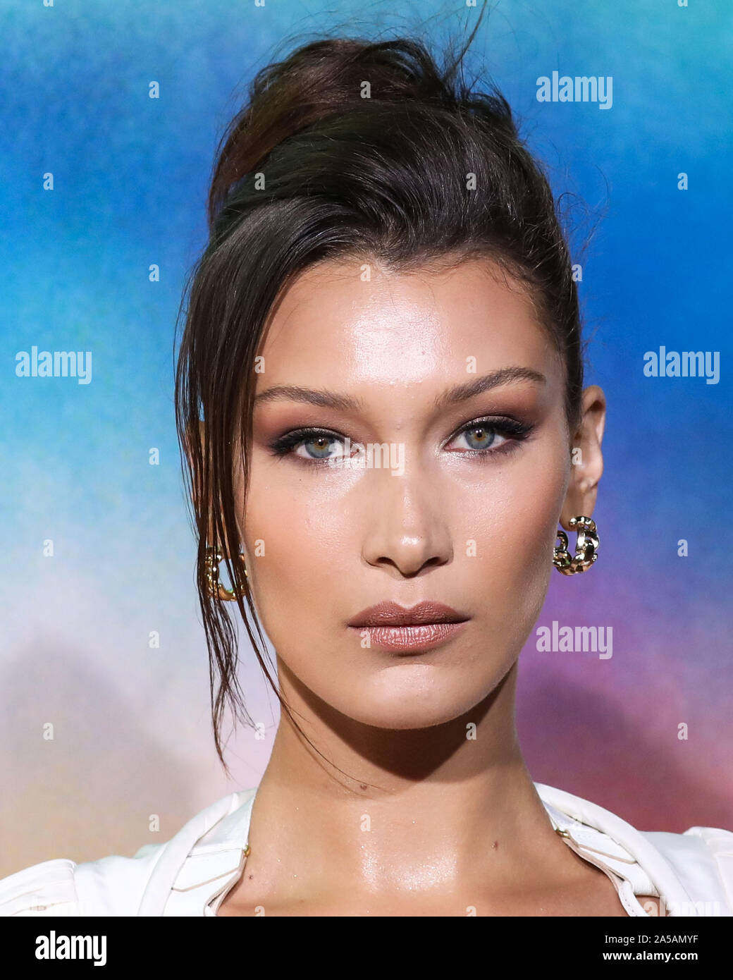 (FILE) Bella Hadid è la più bella del mondo donna secondo la scienza. Bella Hadid è la donna più bella del mondo secondo il " Rapporto Aureo' equazione ideato nella Grecia antica. BROOKLYN, NEW YORK, NEW YORK, Stati Uniti d'America - 09 settembre: modello Bella Hadid (Isabella Khair Hadid) indossare un Andreas Kronthaler per Vivienne Westwood vestito con le scarpe di Silla arriva al business della moda celebra il #BoF500 2018 tenutasi Al 1 Hotel Ponte di Brooklyn il 9 settembre 2018 a Brooklyn, New York New York, Stati Uniti. (Foto di Xavier COLLIN/Image Press Agency) Foto Stock