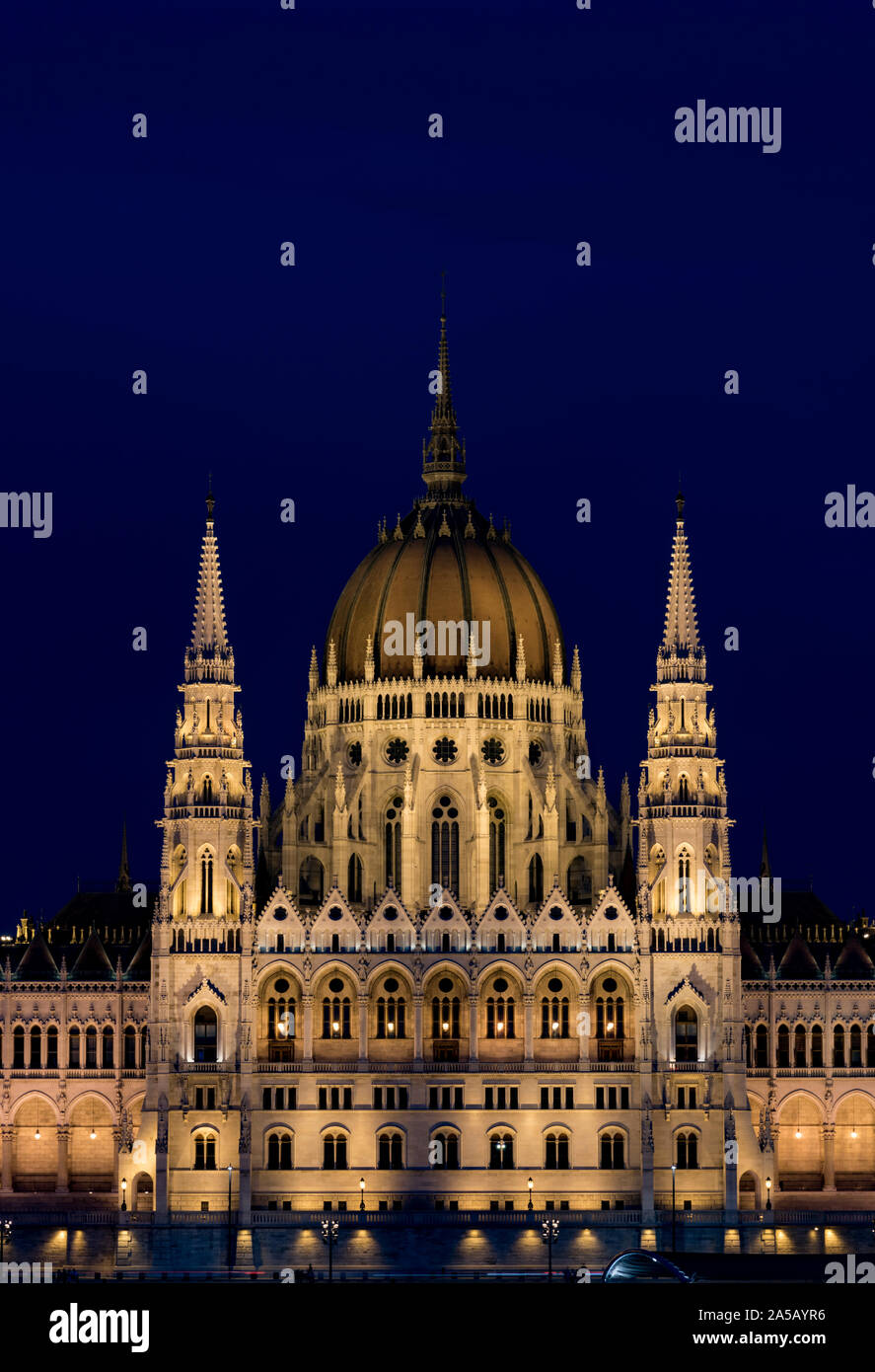 Il palazzo del parlamento di notte, Budapest, Ungheria Foto Stock