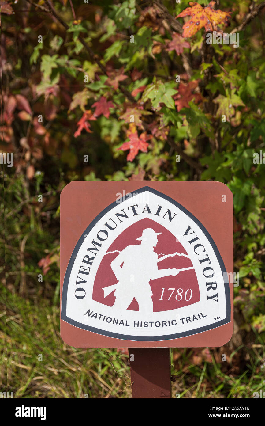 Il LAGO DI JAMES, NC, Stati Uniti d'America-15 OTT 2019: un segno segnando una sezione del Overmountain Victory Trail, un sentiero da Sycamore sciami di King's Mtn, SC. Foto Stock