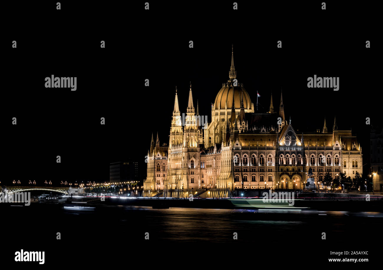 Il palazzo del parlamento di notte, Budapest, Ungheria Foto Stock