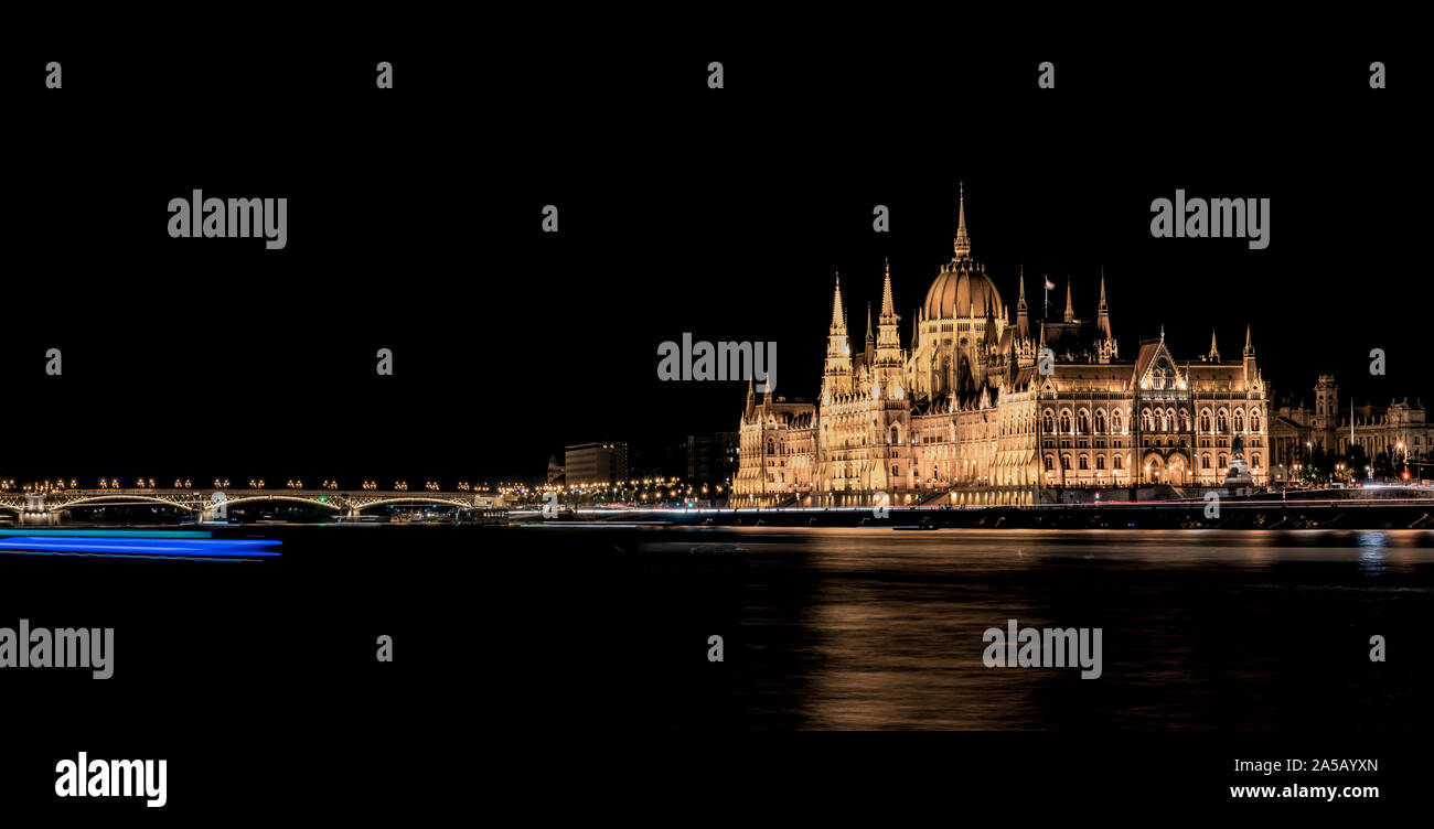 Il palazzo del parlamento di notte, Budapest, Ungheria Foto Stock