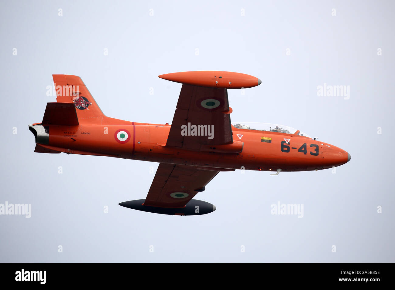 Milano, Italia. 13 ottobre 2019. Aermacchi MB-326 della forza aerea italiana durante il Linate Air Show 2019. Foto Stock