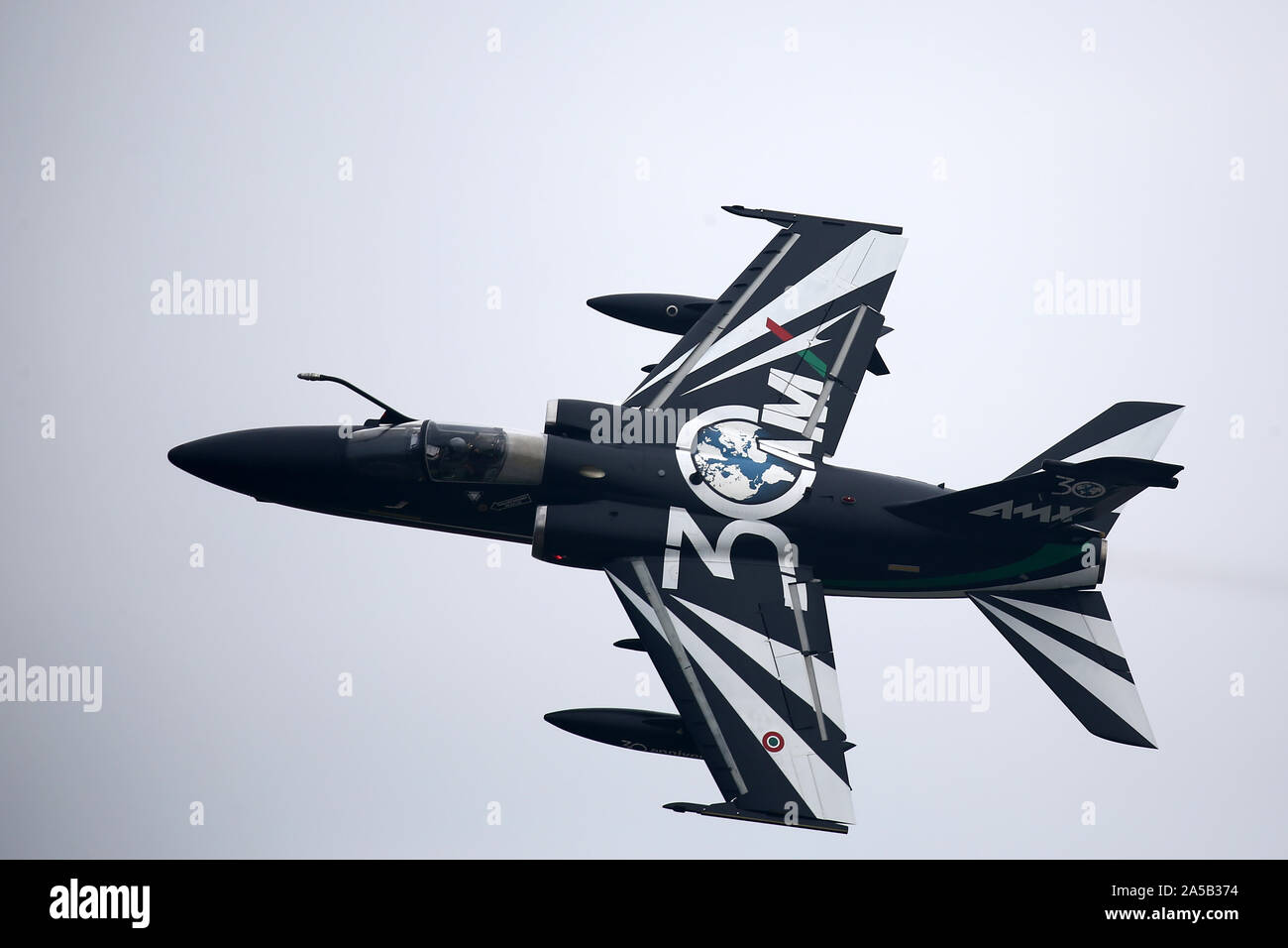 Milano, Italia. 13 ottobre 2019. AMX della forza aerea italiana durante il Linate Air Show 2019. Foto Stock