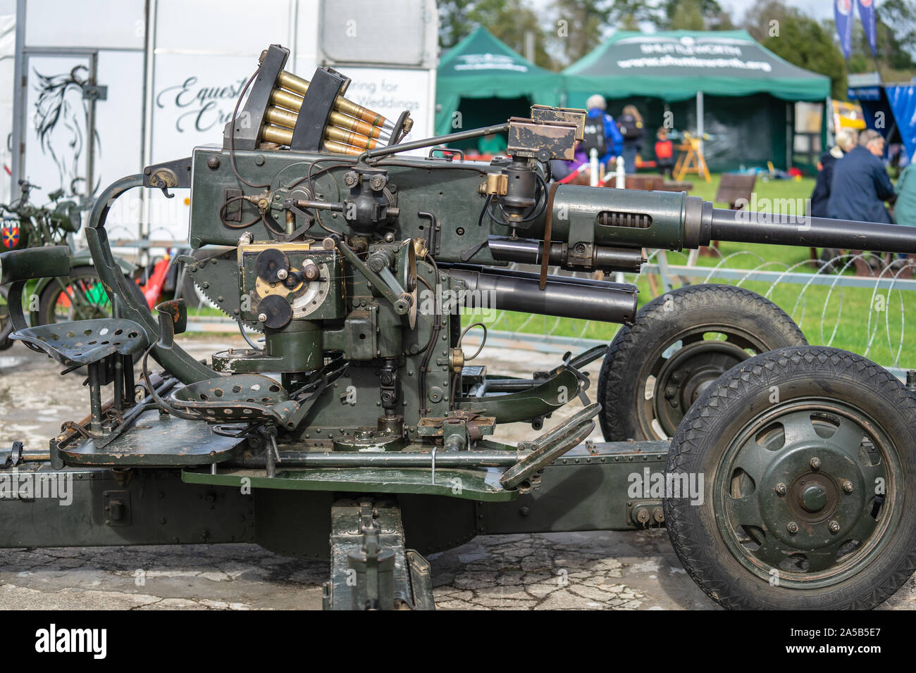 Il vecchio operaio, Bedfordshire, Regno Unito ,Ottobre 6, 2019. Bofors QF 40mm Anti aerei pistola. Il giorno della corsa di Shuttleworth Foto Stock