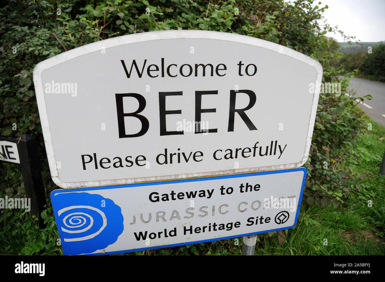 Il villaggio di birra segno, Devon, Inghilterra. Foto Stock