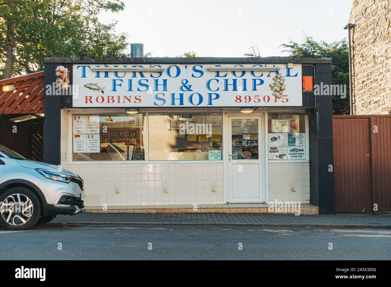 Robins, un pesce locale e chip shop a Thurso, in Scozia, la città più settentrionale sulla terraferma britannica Foto Stock