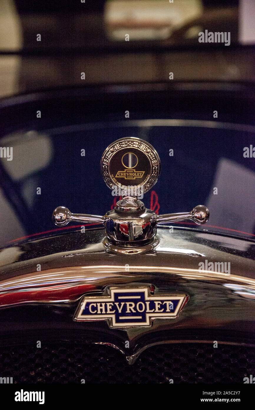 Punta Gorda, Florida, Stati Uniti d'America - 13 Ottobre 2019: Blu Navy 1928 Chevrolet visualizzati al muscolo auto del museo della città. Uso editoriale Foto Stock